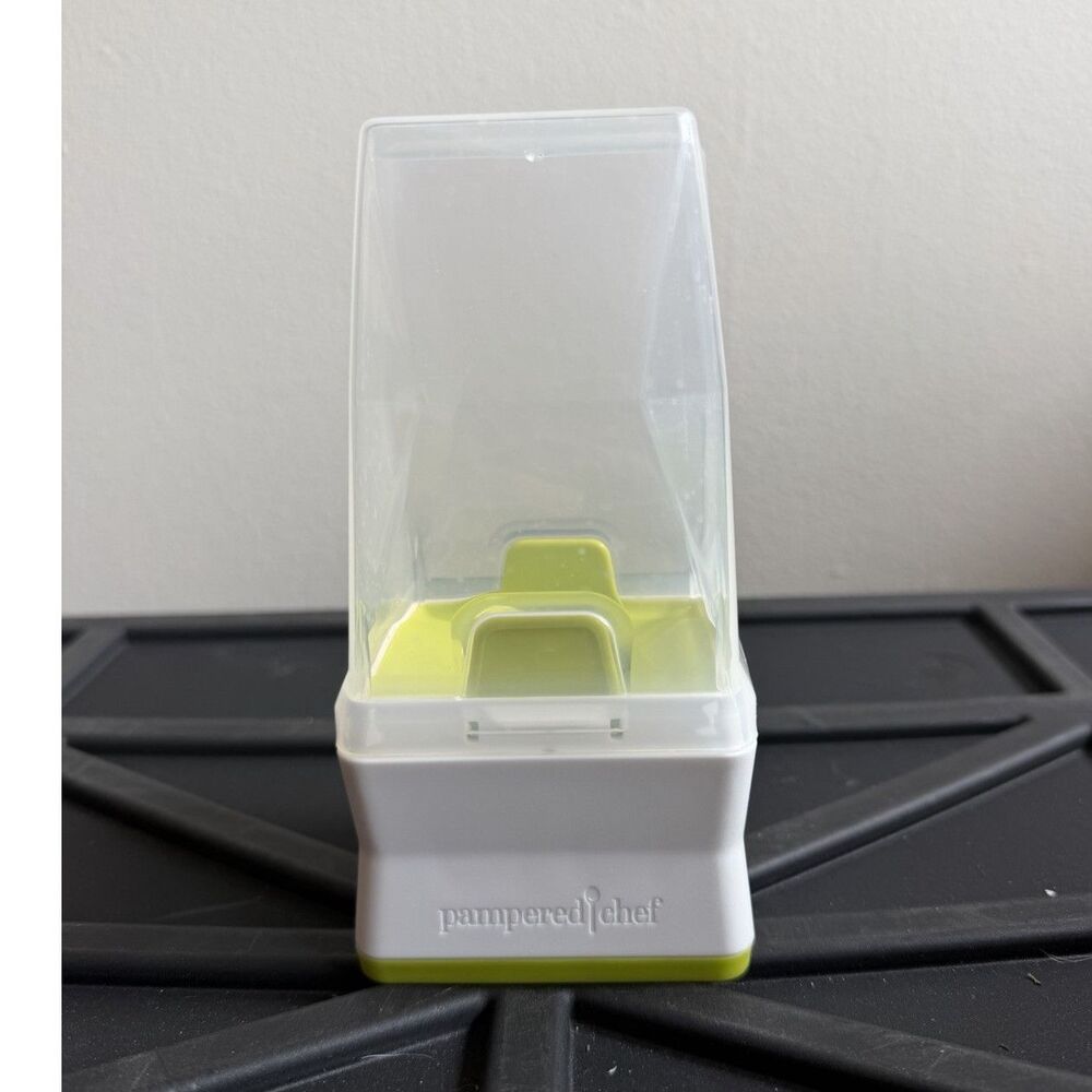 Pampered chef herb mill